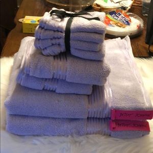 Betsey Johnson Bath - BETSEY JOHNSON “LAVISH” 8 PIECE TOWEL SET Betsey Johnson Bath - BETSEY JOHNSON “LAVISH” 8 PIECE TOWEL SET